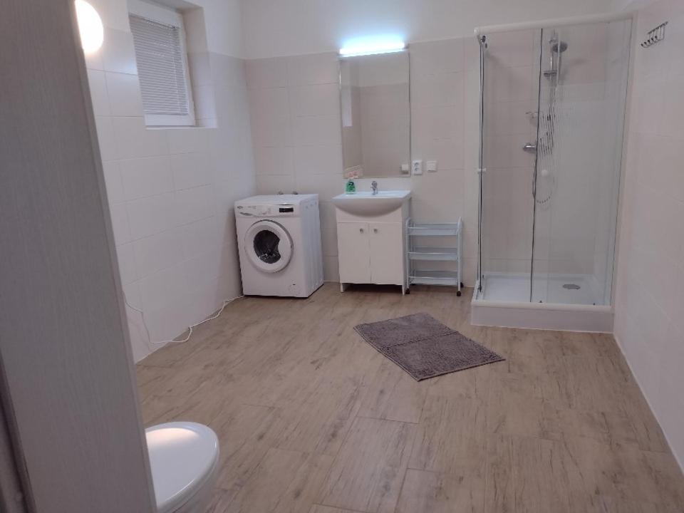 Appartement In Nitra Under The Zobor-Hill מראה חיצוני תמונה